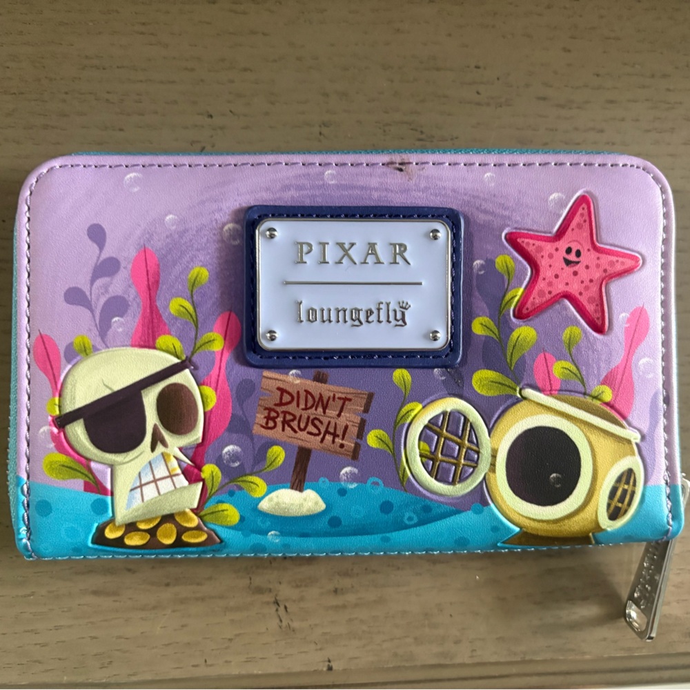 Finding Nemo Loungefly Wallet - Picture 2 of 3